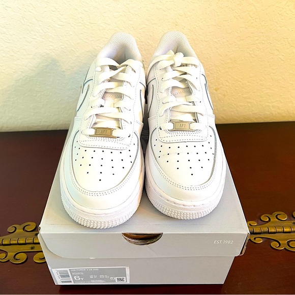 Nike AF1 White Sneakers (Y6) (W7) - Picture 5 of 7